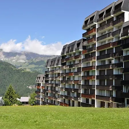 Skis Aux Pieds, Animaux Acceptes, Parking, Balcon, 4 Personnes - Fr-1-505-230 *