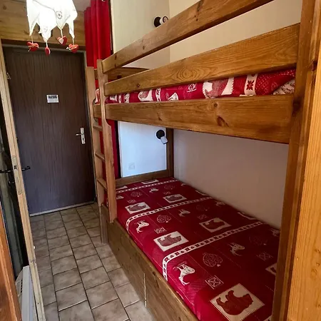 Apartment Skis Aux Pieds, Animaux Acceptes, Parking, Balcon, 4 Personnes - Fr-1-505-230 Notre-Dame-de-Bellecombe